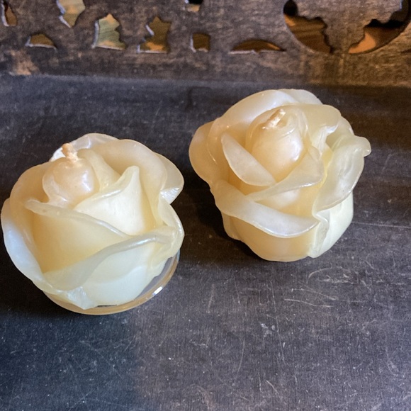 3/$15 Vintage silver plated leaf candlesticks - Picture 3 of 7